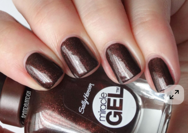 Nail polish swatch / manicure of shade Sally Hansen Spice Age