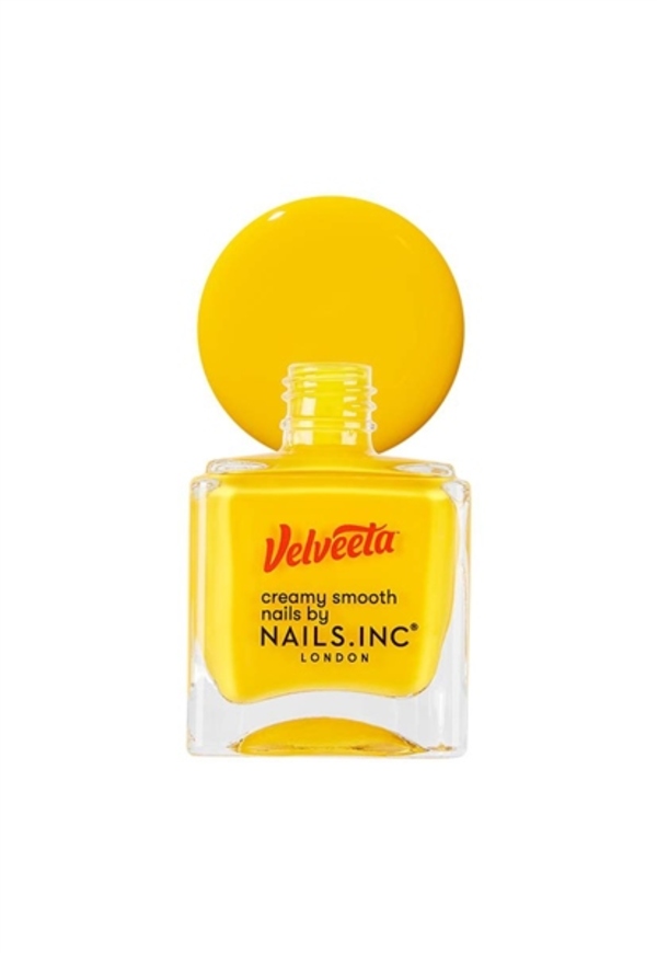 Nail polish swatch / manicure of shade Nails.inc La Dolce Velveeta