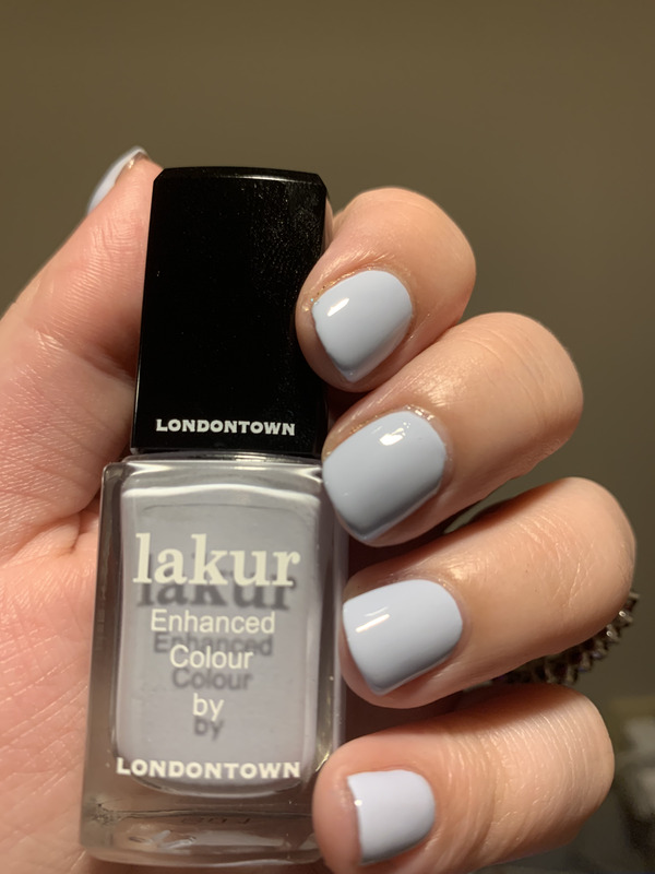 Nail polish swatch / manicure of shade Londontown Dainty Daze