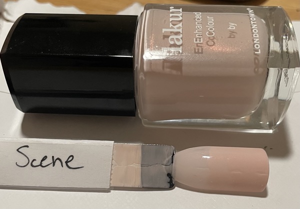 Nail polish swatch / manicure of shade Londontown Dream Scene