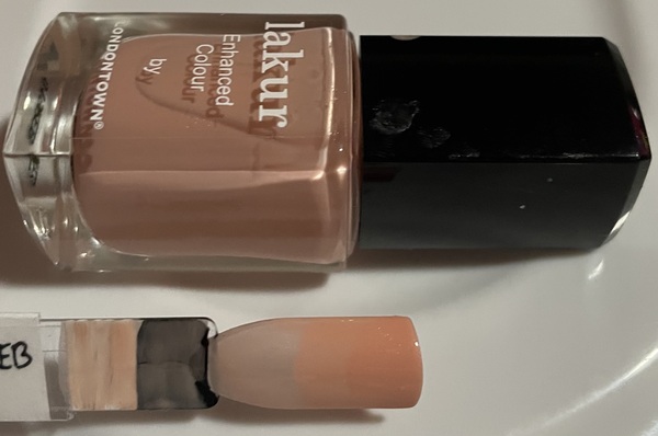 Nail polish swatch / manicure of shade Londontown Amber Lights