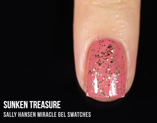Nail polish swatch / manicure of shade Sally Hansen Sunken Treasure