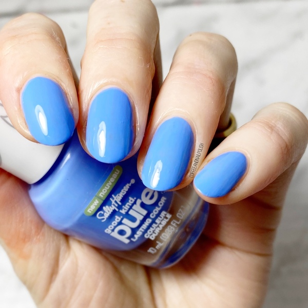 Nail polish swatch / manicure of shade Sally Hansen Blue Moonstone