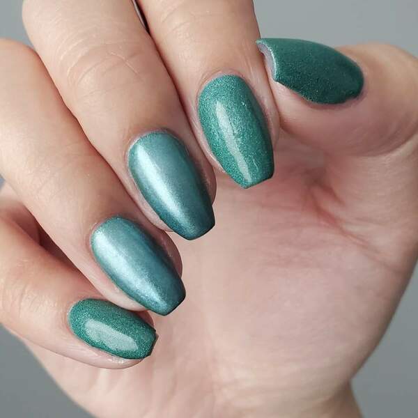 Nail polish swatch / manicure of shade Double Dipp'd Blitzed