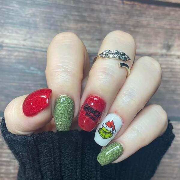 Nail polish swatch / manicure of shade Double Dipp'd Grinch Please!