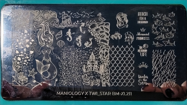 Nail polish swatch / manicure of shade Maniology Twi-star