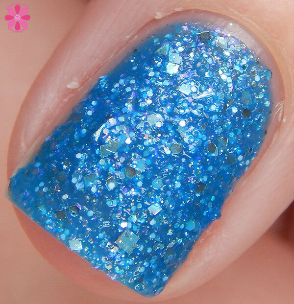 Nail polish swatch / manicure of shade SuperChic Lacquer Captured Teardrop