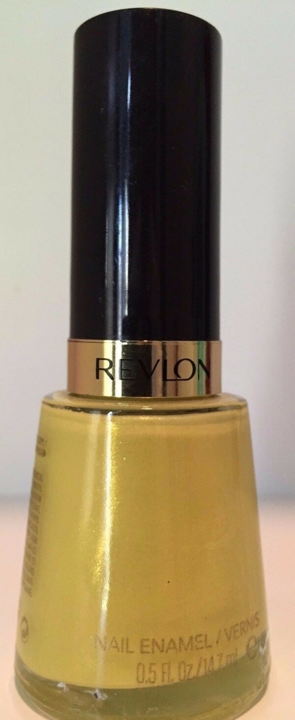 Nail polish swatch / manicure of shade Revlon Zealous