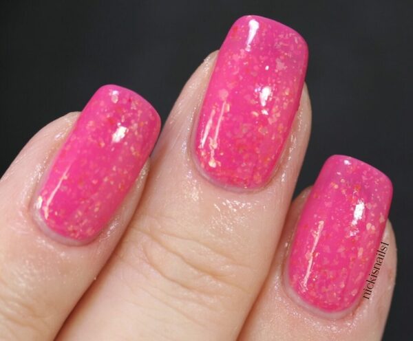 Nail polish swatch / manicure of shade Sinful Colors She Stings