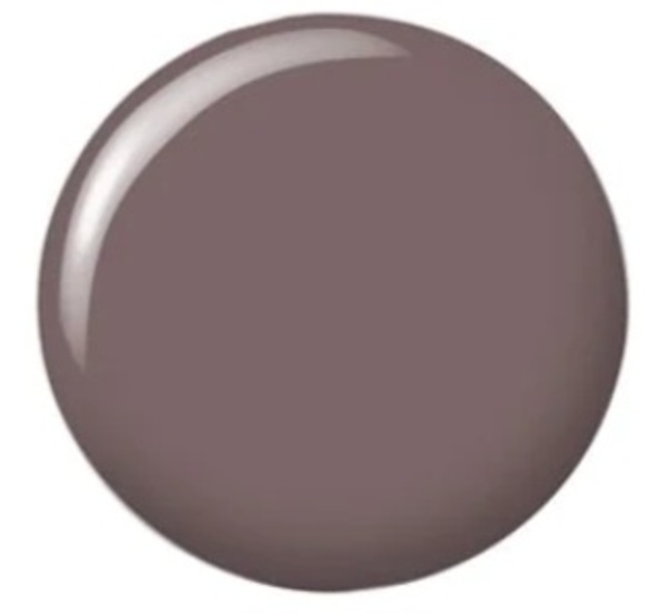 Nail polish swatch / manicure of shade Looky Étrenne