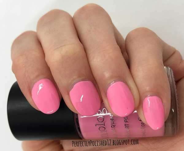 Nail polish swatch / manicure of shade Maniology Love Potion