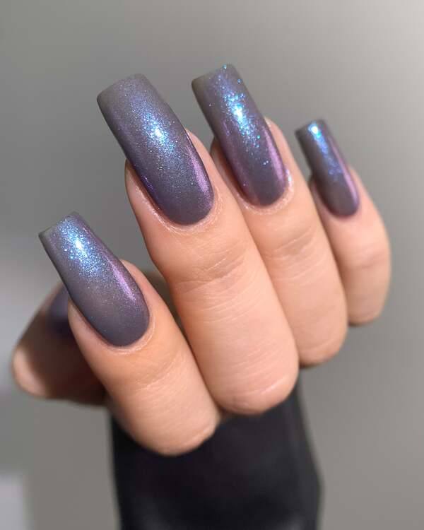 Nail polish swatch / manicure of shade Mooncat Fallen Angels