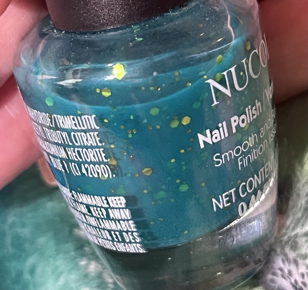 Nail polish swatch / manicure of shade Nu Color 902