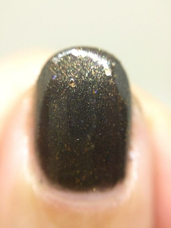 Nail polish swatch / manicure of shade Fanchromatic Nails Furiosa