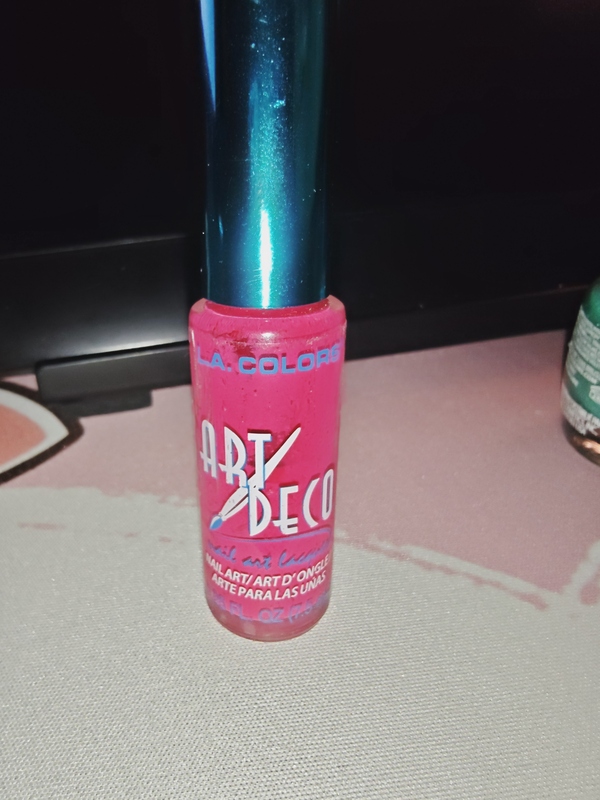 Nail polish swatch / manicure of shade L.A. Colors Poppin Pink