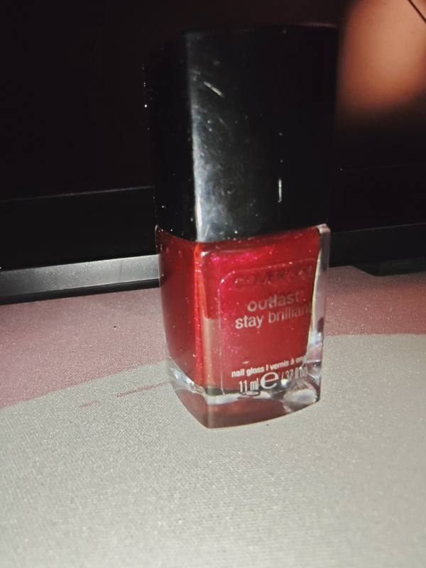 Nail polish swatch / manicure of shade CoverGirl Forever Festive
