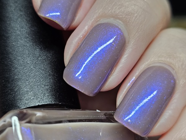 Nail polish swatch / manicure of shade Ethereal Coffee Cloud