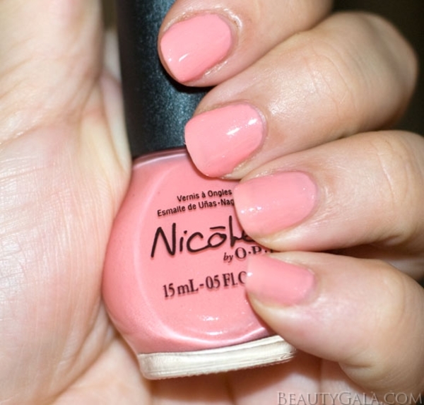 Nail polish swatch / manicure of shade Nicole by OPI Selena