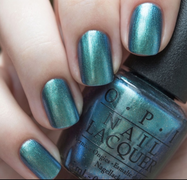 Nail polish swatch / manicure of shade OPI This Color's Making Waves