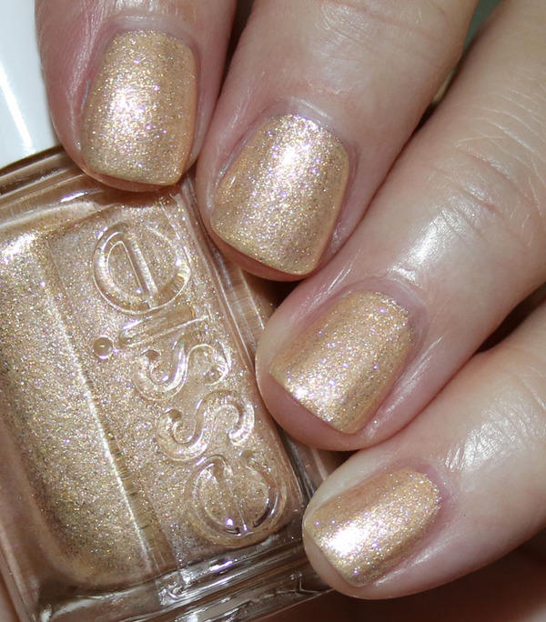 Nail polish swatch / manicure of shade essie Mani Thanks!