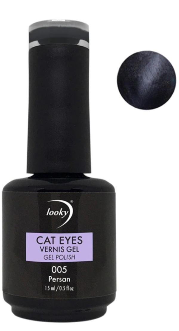 Nail polish swatch / manicure of shade Looky Persan