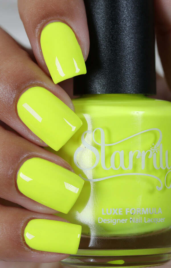 Nail polish swatch / manicure of shade Starrily Radon (Rn)