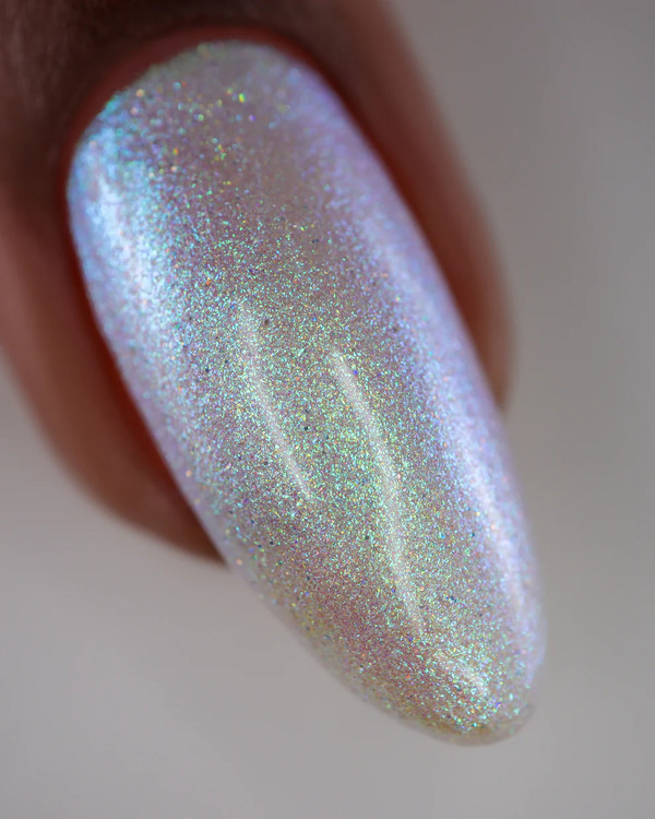 Nail polish swatch / manicure of shade Mooncat Pixiestick