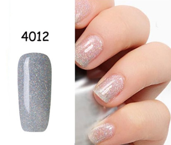 Nail polish swatch / manicure of shade Sexy Mix 4012