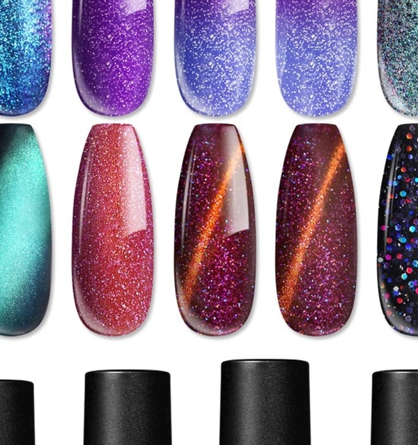 Nail polish swatch / manicure of shade Ur Sugar UR-05 Holographic Magnetic
