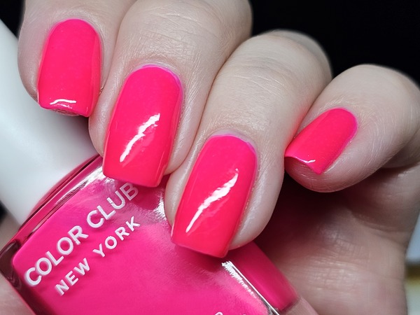 Nail polish swatch / manicure of shade Color Club Tube Top