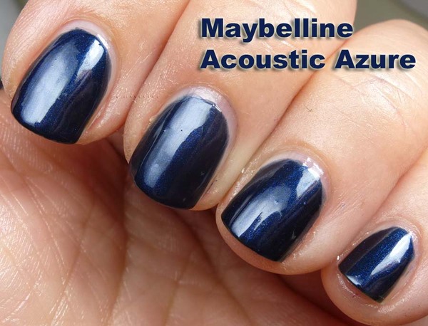 Nail polish swatch / manicure of shade Maybelline Acoustic Azure