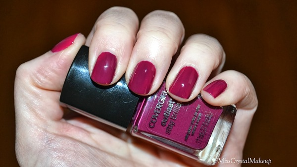 Nail polish swatch / manicure of shade CoverGirl Crushed Berries