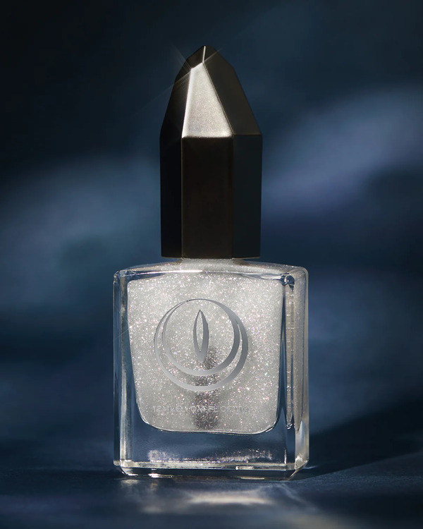 Nail polish swatch / manicure of shade Mooncat Moondust