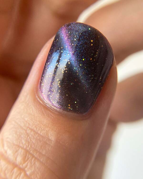 Nail polish swatch / manicure of shade Mooncat Millenia