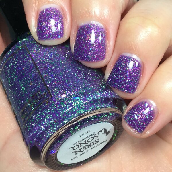 Nail polish swatch / manicure of shade Colores de Carol Siren Song