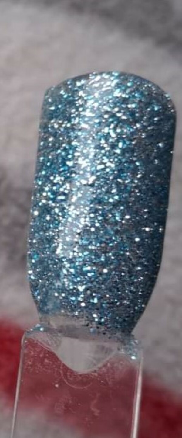 Nail polish swatch / manicure of shade Revel DOR Freebie 23-04