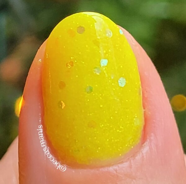 Nail polish swatch / manicure of shade Revel AC23-20