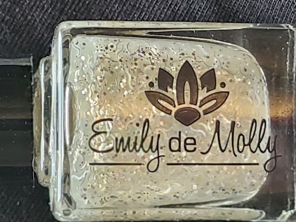 Nail polish swatch / manicure of shade Emily de Molly The Same Path