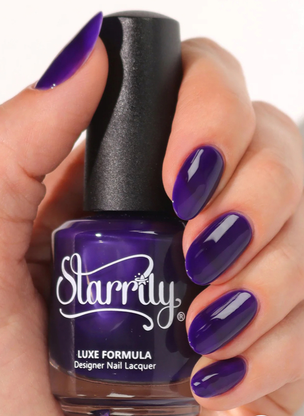 Nail polish swatch / manicure of shade Starrily Moon Jelly