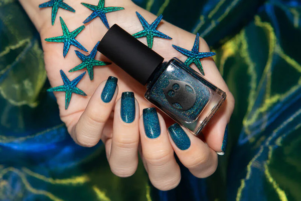 Nail polish swatch / manicure of shade Anna Gorelova Storm