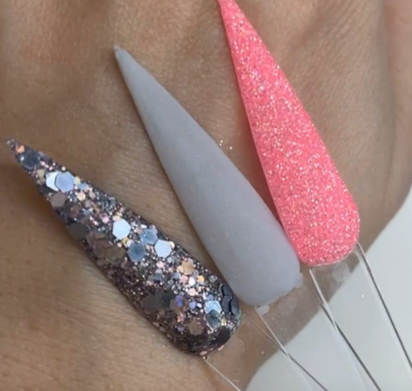 Nail polish swatch / manicure of shade Ritzy Dips Sb068