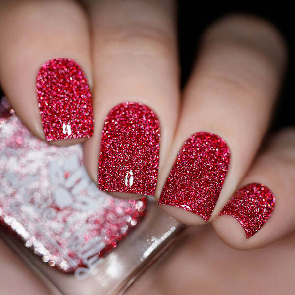 Nail polish swatch / manicure of shade Emily de Molly Burning Bright