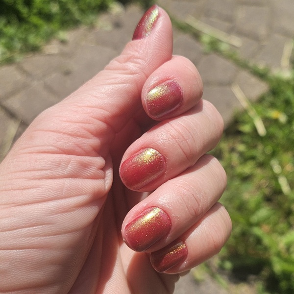 Nail polish swatch / manicure of shade Bee's Knees Lacquer Goddess of Rot