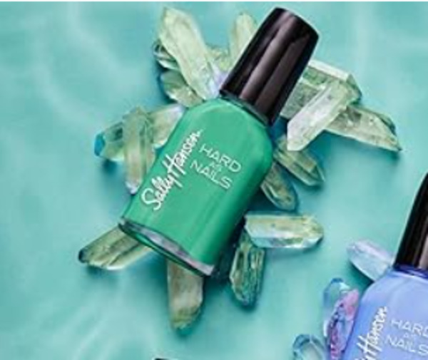 Nail polish swatch / manicure of shade Sally Hansen Made in Jade