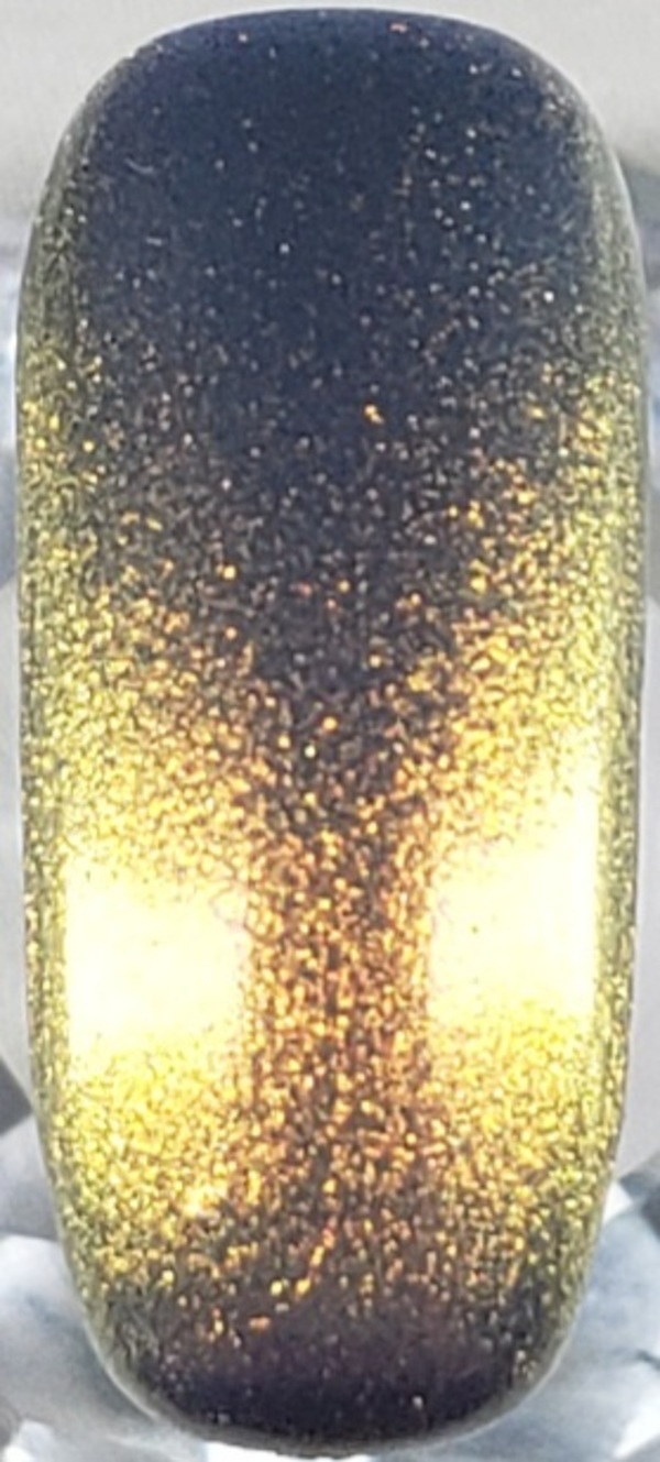 Nail polish swatch / manicure of shade Ethereal Candlelight