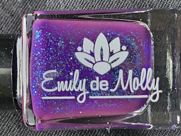 Nail polish swatch / manicure of shade Emily de Molly Grimm Demise