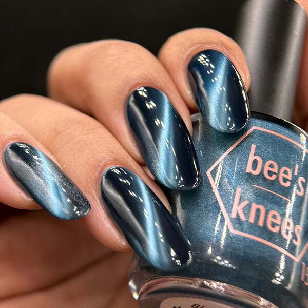 Nail polish swatch / manicure of shade Bee's Knees Lacquer Blade of the Frontiers