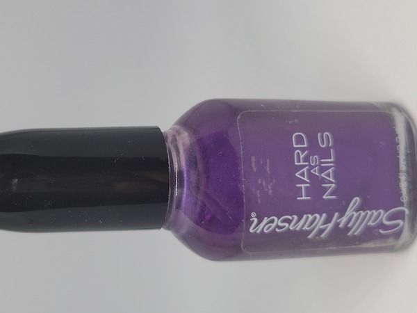 Nail polish swatch / manicure of shade Sally Hansen Rock Bottom
