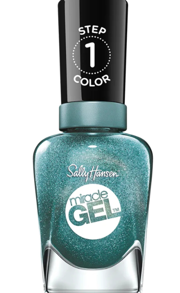 Nail polish swatch / manicure of shade Sally Hansen Sprinkled with Love