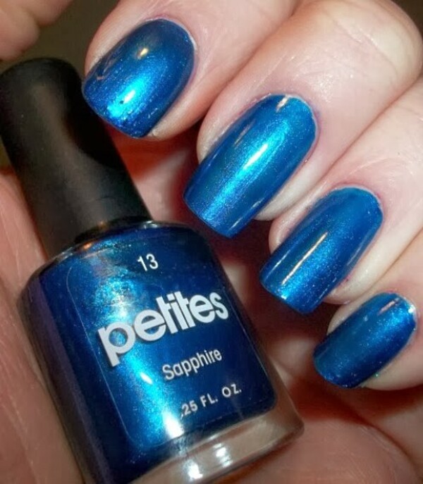 Nail polish swatch / manicure of shade Scherer Sapphire